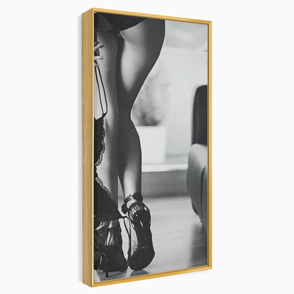 Tablou canvas cu tablou canvas cu silueta feminina, in rama de aluminiu auriu